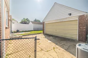 1035 Wool Ave, Franklin Square, NY 11010 - Photo 17