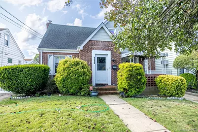 1035 Wool Avenue, Franklin Square, NY 11010 - Photo 21
