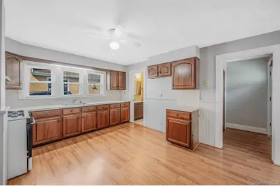 236 Jackson Avenue, Mineola, NY 11501 - Photo 9