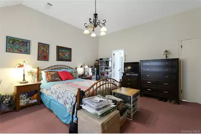 180 Treetop Circle, Nanuet, NY 10954 - Photo 15