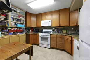 180 Treetop Cir, Nanuet, NY 10954 - Photo 11