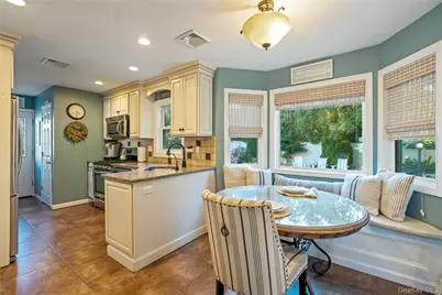 8 Beaumont Lane, Lake Grove, NY 11755 - Photo 11