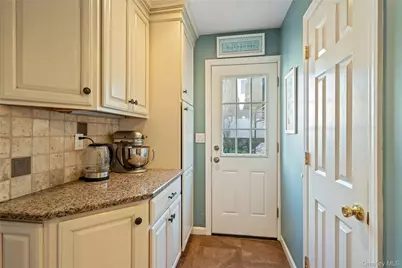 8 Beaumont Lane, Lake Grove, NY 11755 - Photo 17