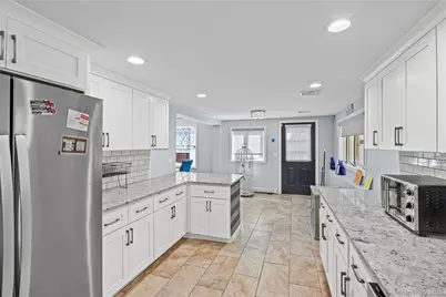 6 Edgewood Avenue, Port Jefferson, NY 11777 - Photo 17