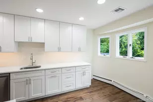 22 Brian Dr, East Islip, NY 11730 - Photo 9