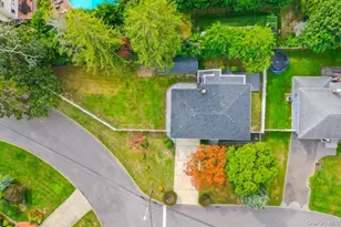 22 Brian Dr, East Islip, NY 11730 - Photo 3