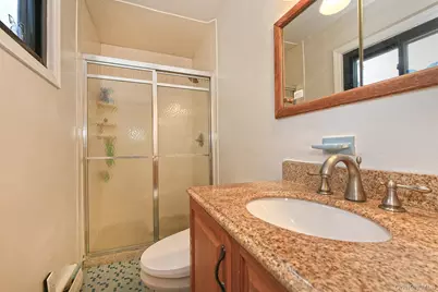 105 Roxton Road, Plainview, NY 11803 - Photo 17