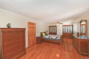 105 Roxton Rd, Plainview, NY 11803 - Photo 13