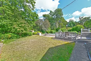 105 Roxton Rd, Plainview, NY 11803 - Photo 25