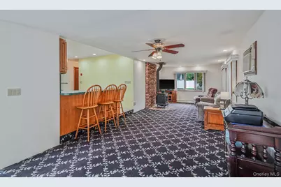 14 Garden Court, Bay Shore, NY 11706 - Photo 13