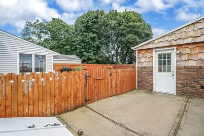 14 Garden Court, Bay Shore, NY 11706 - Photo 27