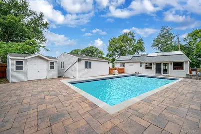 14 Garden Court, Bay Shore, NY 11706 - Photo 7