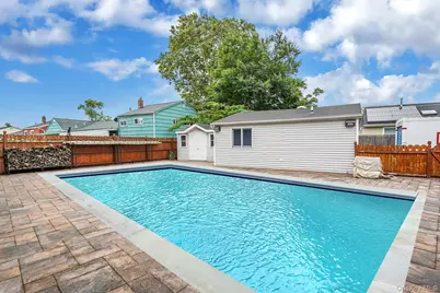 14 Garden Court, Bay Shore, NY 11706 - Photo 9