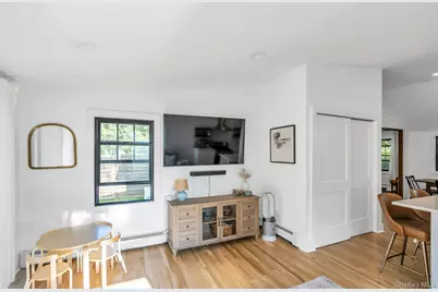 172 Lincoln Avenue, Sayville, NY 11782 - Photo 9