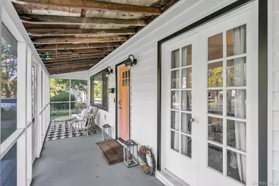 172 Lincoln Avenue, Sayville, NY 11782 - Photo 3