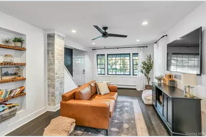 172 Lincoln Avenue, Sayville, NY 11782 - Photo 5