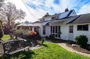 11 Foster Ln, Westbury, NY 11590 - Photo 25