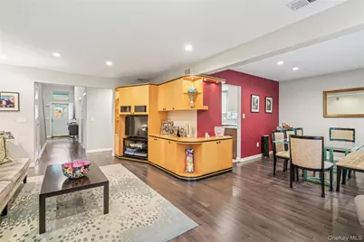 154 Hidden Ridge Drive, Syosset, NY 11791 - Photo 5