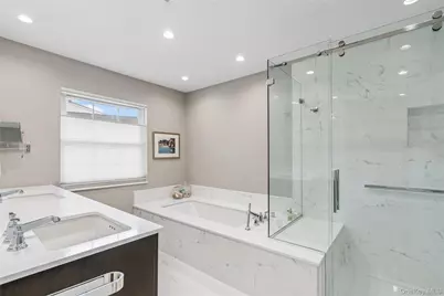 154 Hidden Ridge Drive, Syosset, NY 11791 - Photo 15