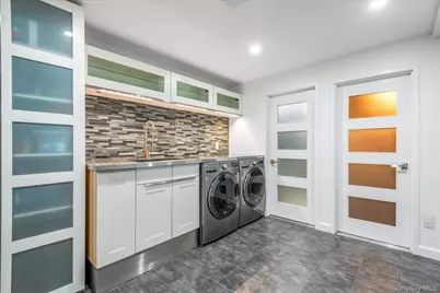 61-18 56th Drive, Maspeth, NY 11378 - Photo 17