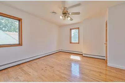 203 N Manhattan Avenue, Massapequa, NY 11758 - Photo 25