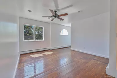203 N Manhattan Avenue, Massapequa, NY 11758 - Photo 27