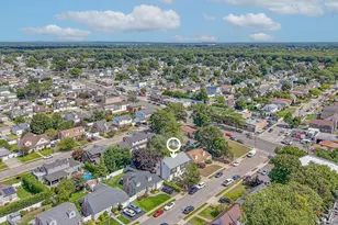 203 N Manhattan Ave, Massapequa, NY 11758 - Photo 9