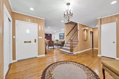 36 Somerset Drive S, Great Neck, NY 11020 - Photo 5