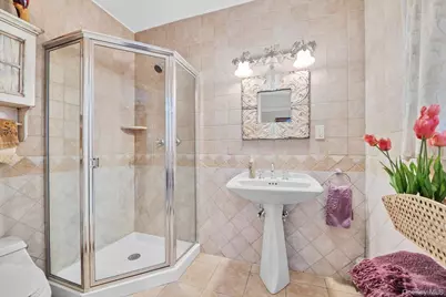 36 Somerset Drive S, Great Neck, NY 11020 - Photo 13