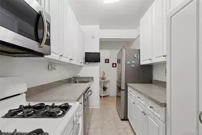 69-10 108th Street #1B, Forest Hills, NY 11375 - Photo 5