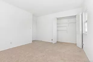 270 Pembrook Dr, Yonkers, NY 10710 - Photo 17