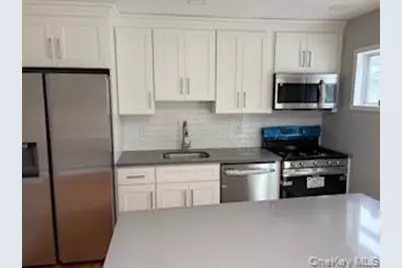 37 E Maple Street, Central Islip, NY 11722 - Photo 7