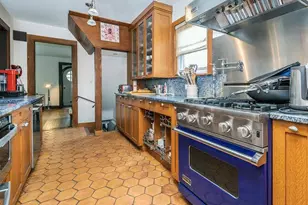 6 4th Rd, Great Neck, NY 11021 - Photo 13