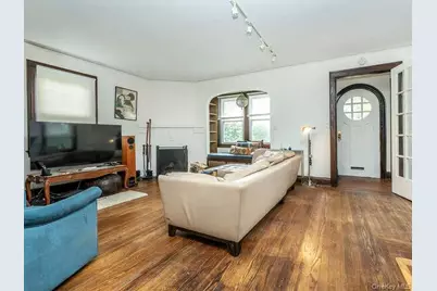 6 4th Road, Great Neck, NY 11021 - Photo 5