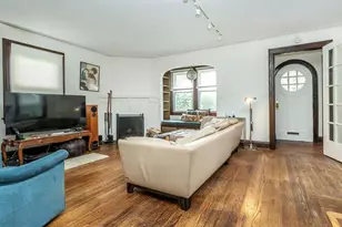 6 4th Rd, Great Neck, NY 11021 - Photo 5