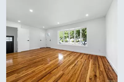 9 Grayston Street, Westbury, NY 11590 - Photo 5