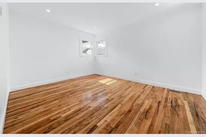 9 Grayston Street, Westbury, NY 11590 - Photo 17