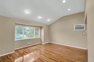 34 Julliard Dr, Plainview, NY 11803 - Photo 7