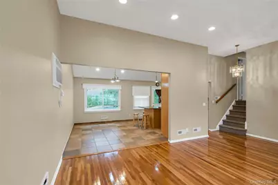 34 Julliard Drive, Plainview, NY 11803 - Photo 9