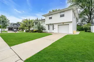 34 Julliard Dr, Plainview, NY 11803 - Photo 3