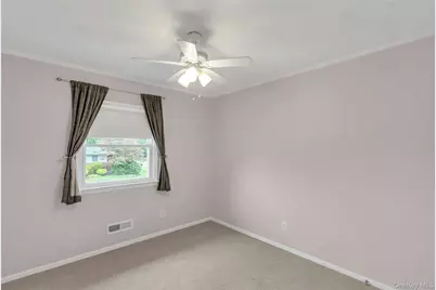 34 Julliard Drive, Plainview, NY 11803 - Photo 15