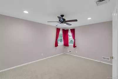 34 Julliard Drive, Plainview, NY 11803 - Photo 11