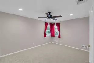 34 Julliard Dr, Plainview, NY 11803 - Photo 11