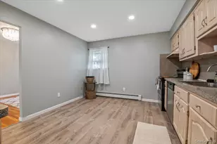 7 Bennett Ct, Copiague, NY 11726 - Photo 9
