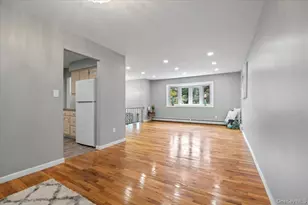 7 Bennett Ct, Copiague, NY 11726 - Photo 7