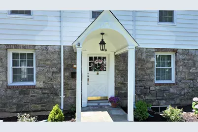 32 Biltmore Avenue, Yonkers, NY 10710 - Photo 3