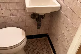 1047 E 217th St, Bronx, NY 10469 - Photo 17