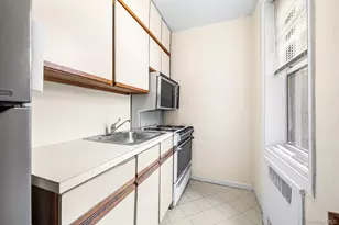 65-74 Saunders St, Rego Park, NY 11374 - Photo 7