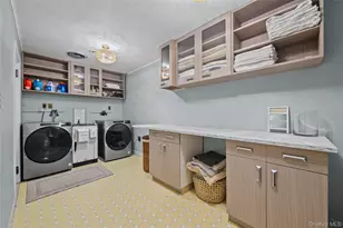 55 Rolling Hill Ln, Old Westbury, NY 11568 - Photo 31