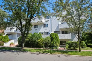 21 Canterbury Rd, Great Neck, NY 11021 - Photo 31